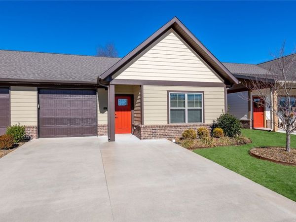 701 S Mock Street , Unit E1, Prairie Grove, AR 72753