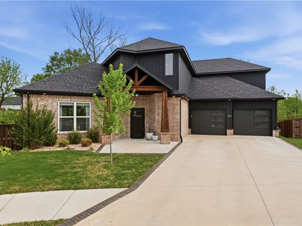 302 SW Gunison Cove , Bentonville, AR 72712