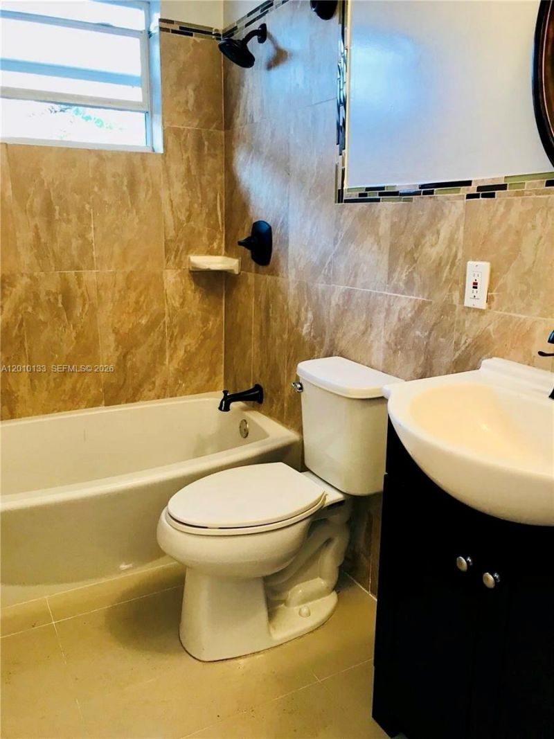 944 NW 51st St, Unit 1, Miami, FL 33127 Photo
