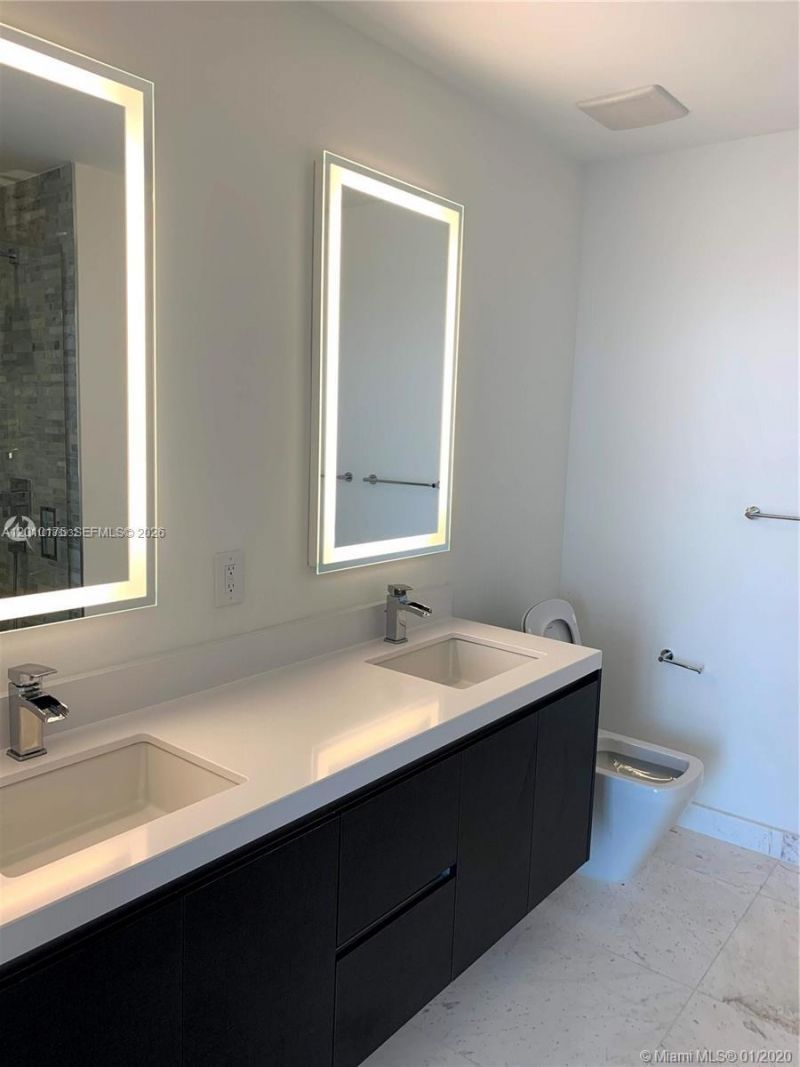 851 NE 1st Ave , Unit 2700, Miami, FL 33132 Photo
