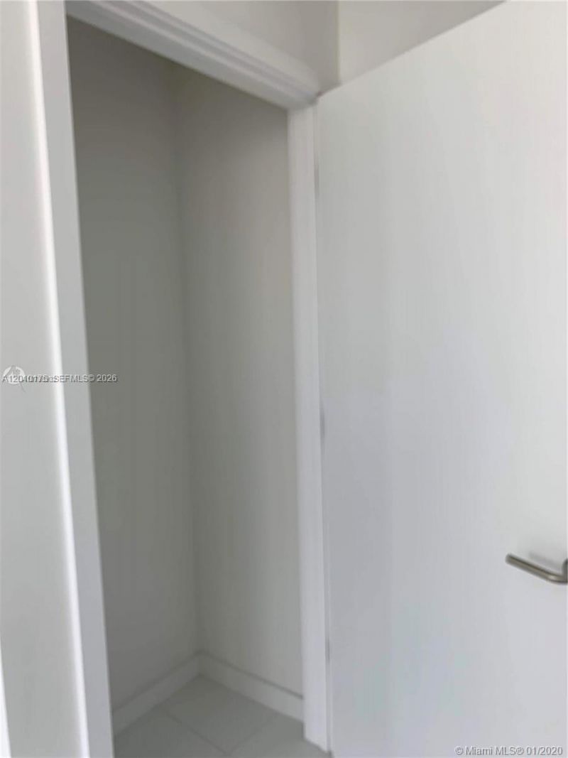 851 NE 1st Ave , Unit 2700, Miami, FL 33132 Photo