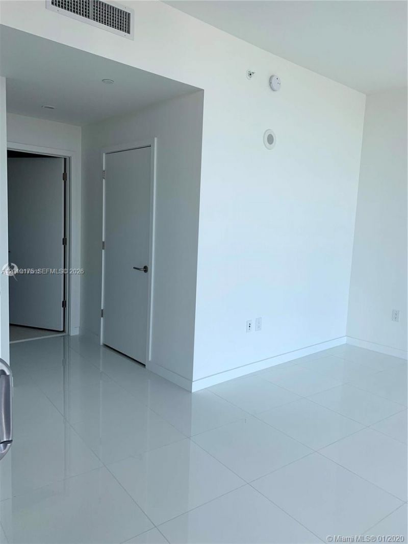 851 NE 1st Ave , Unit 2700, Miami, FL 33132 Photo
