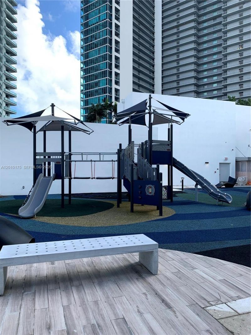 851 NE 1st Ave , Unit 2700, Miami, FL 33132 Photo