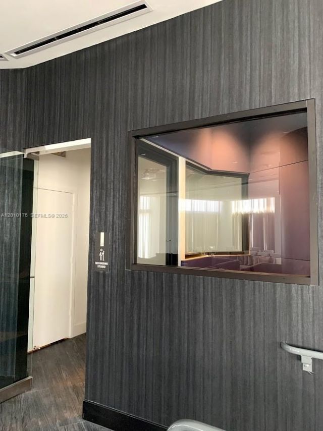 851 NE 1st Ave , Unit 2700, Miami, FL 33132 Photo