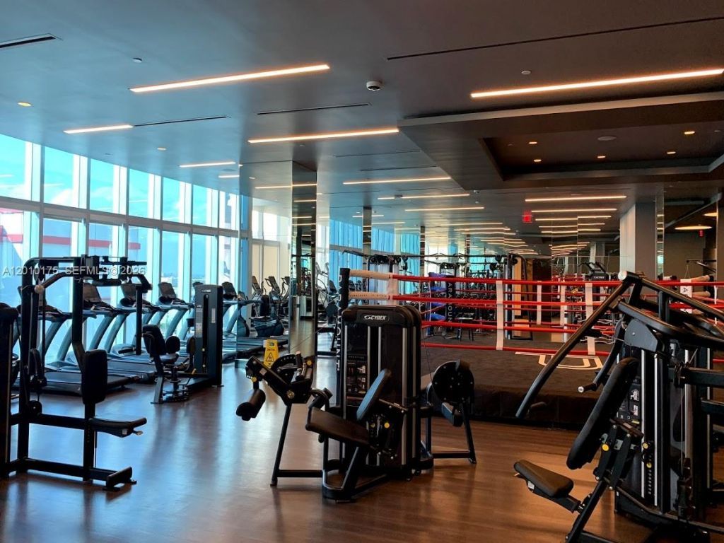 851 NE 1st Ave , Unit 2700, Miami, FL 33132 Photo