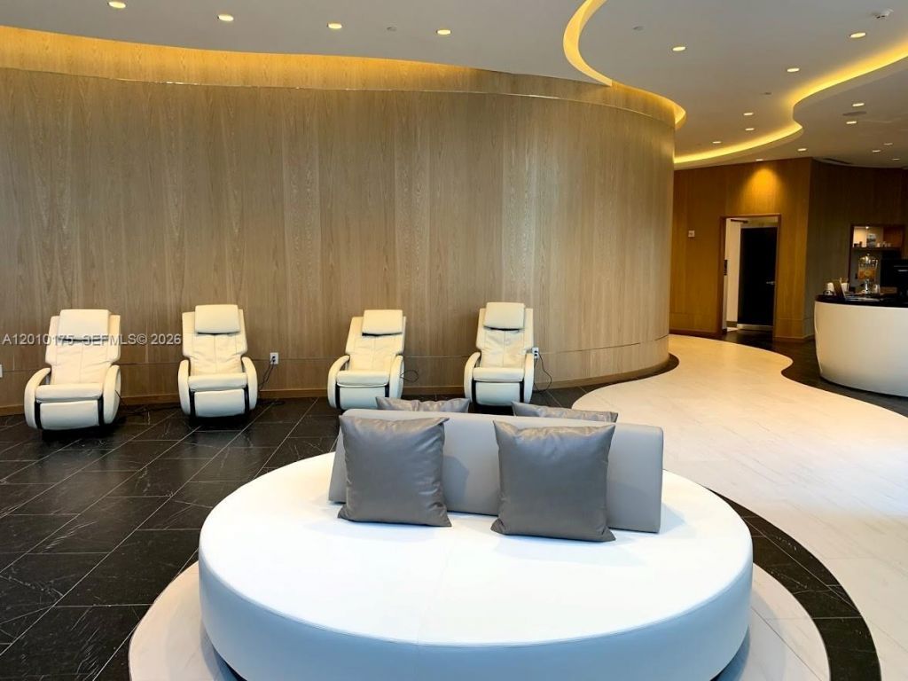 851 NE 1st Ave , Unit 2700, Miami, FL 33132 Photo