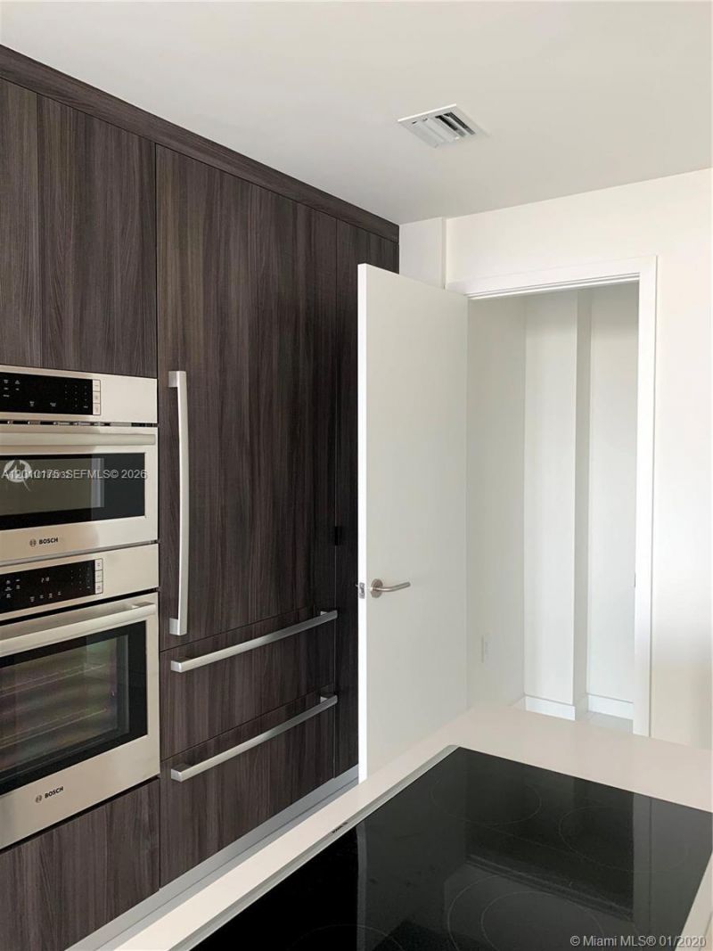 851 NE 1st Ave , Unit 2700, Miami, FL 33132 Photo