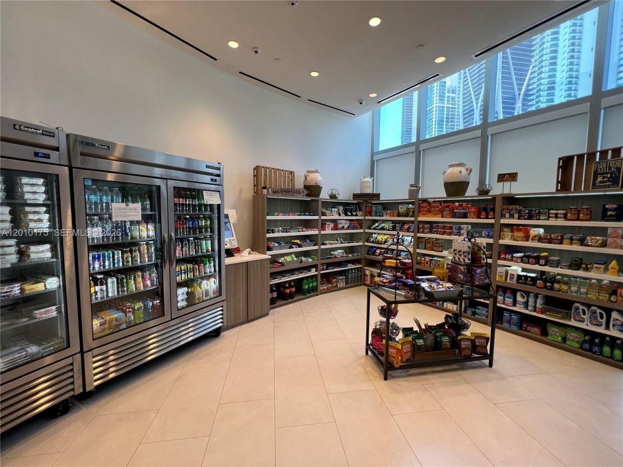 851 NE 1st Ave , Unit 2700, Miami, FL 33132 Photo