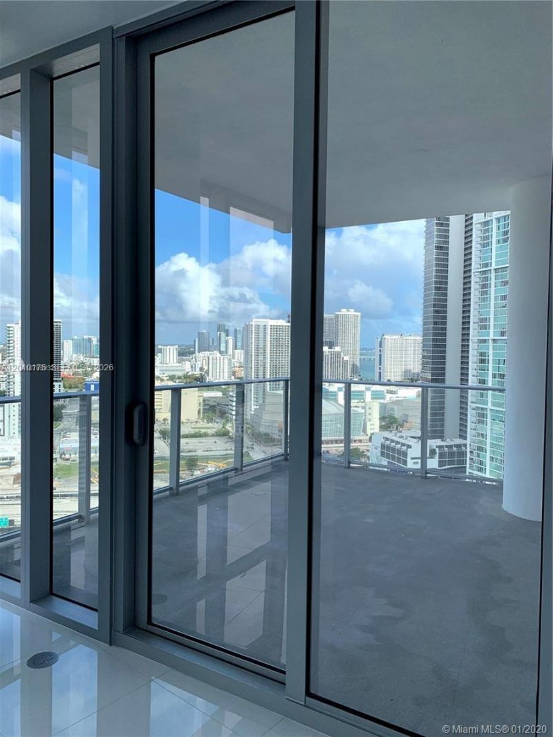 851 NE 1st Ave , Unit 2700, Miami, FL 33132 Photo