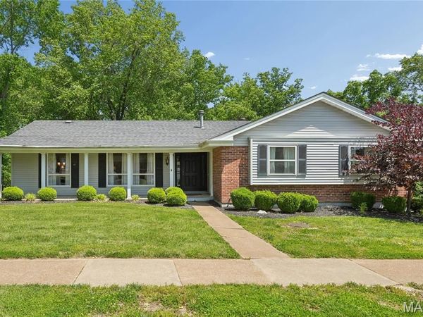 835 Bergquist Drive, Ballwin, MO 63011