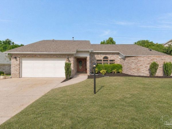 2221 Oxford Dr, Pensacola, FL 32503