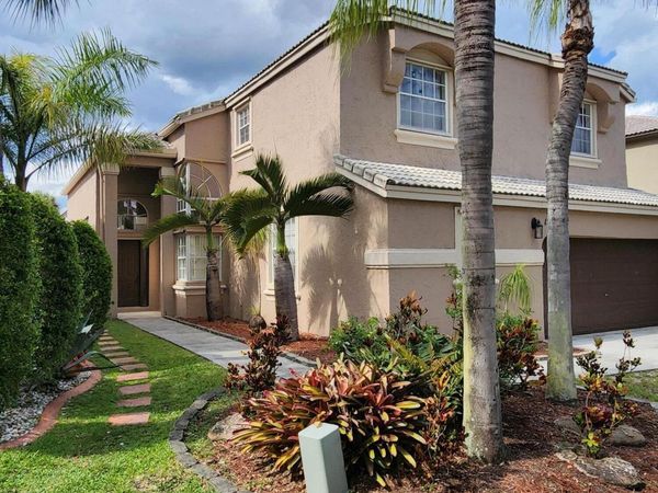 15729 NW Tenth Street NW, Pembroke Pines, FL 33028