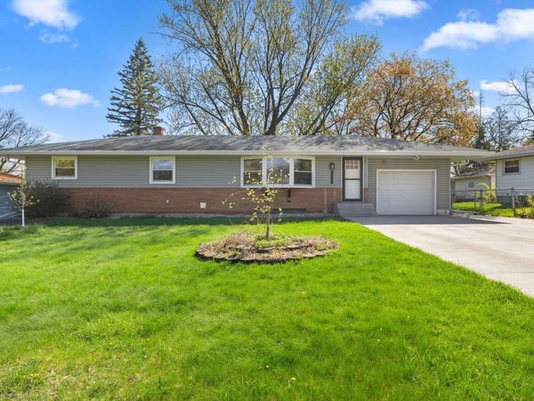 2780 Marion Street, Roseville, MN 55113
