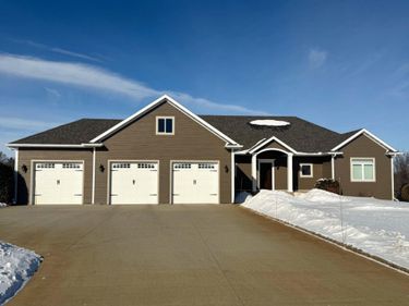 2742 Wilderness Ridge Road SE, Alexandria, MN 56308