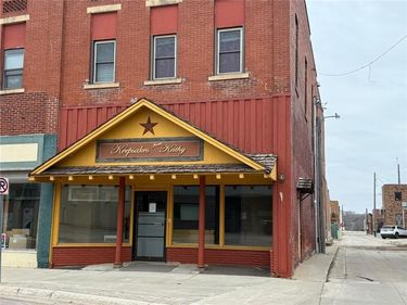 226 S Washington Street , Redwood Falls, MN 56283