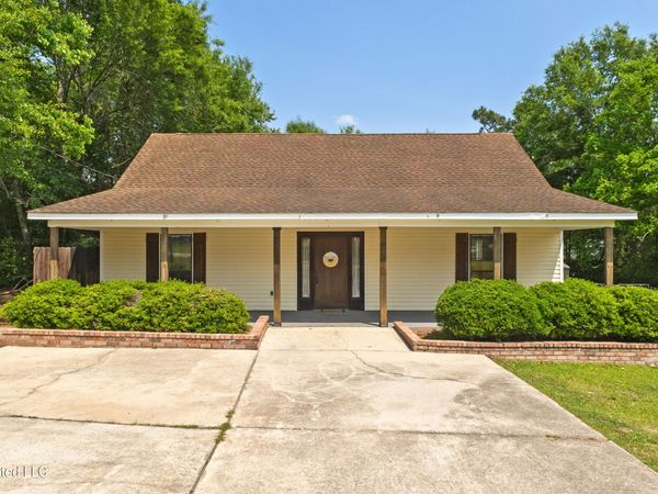 301 Ridgeview Drive, Carriere, MS 39426