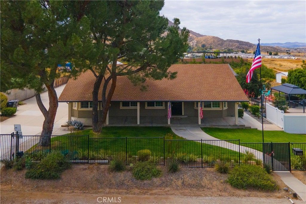 30695 Triple Crown, Homeland, CA 92548 Main Photo