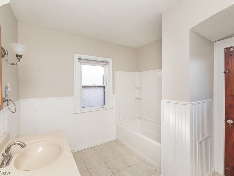 1252 Summit Avenue , Lakewood, OH 44107 Photo 11