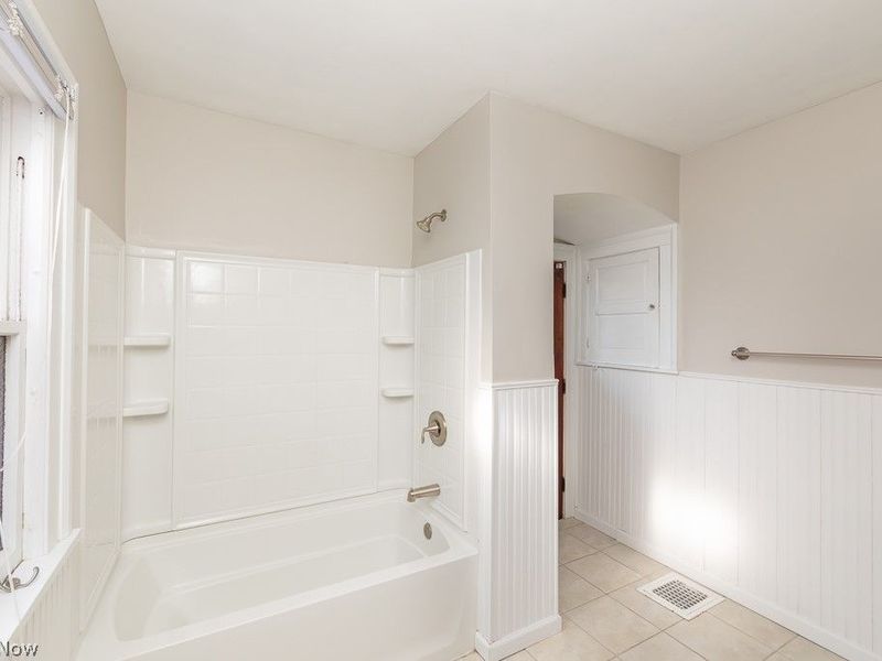 1252 Summit Avenue , Lakewood, OH 44107 Photo 12