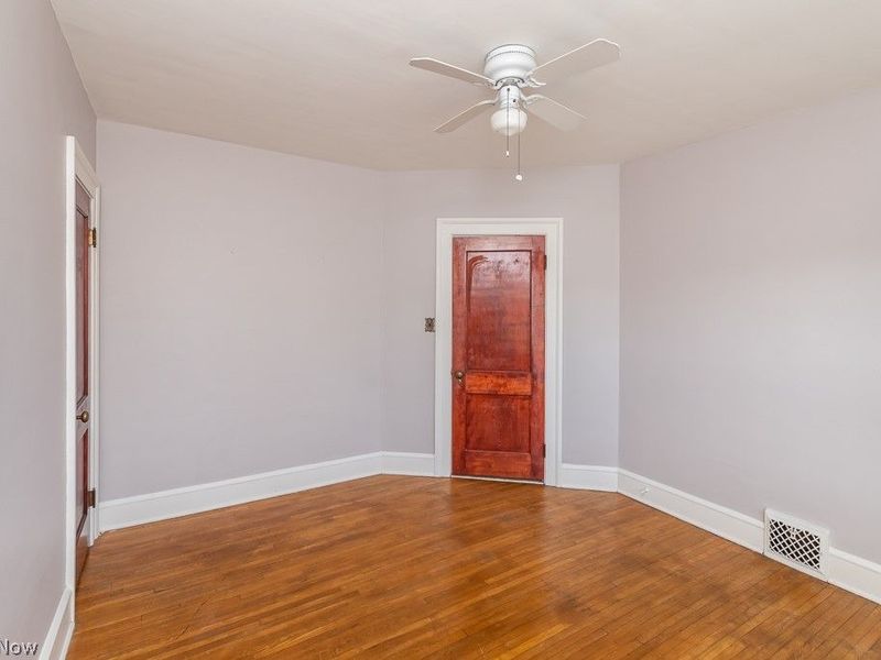 1252 Summit Avenue , Lakewood, OH 44107 Photo 14