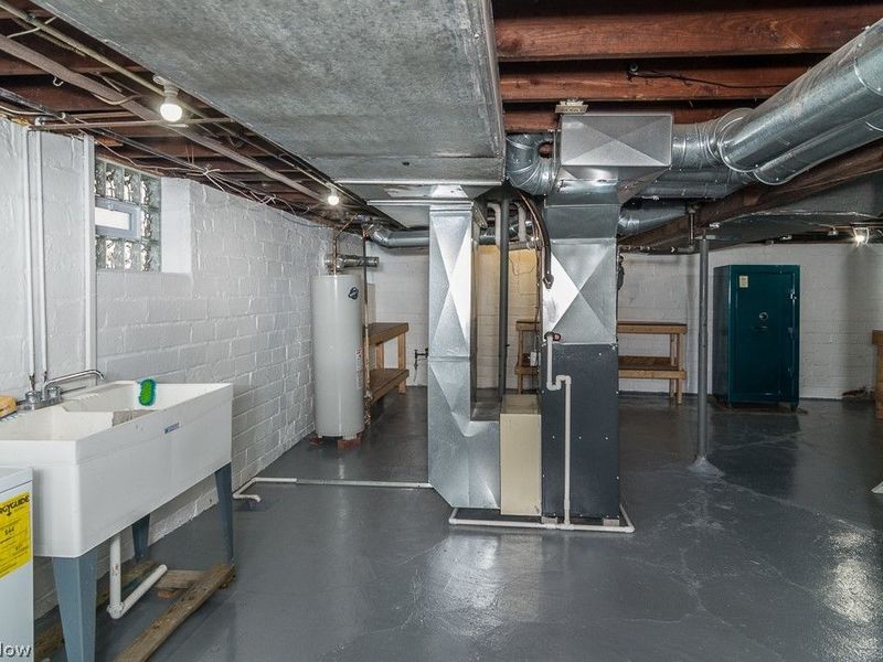 1252 Summit Avenue , Lakewood, OH 44107 Photo 18