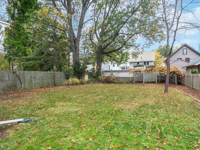 1252 Summit Avenue , Lakewood, OH 44107 Photo 21