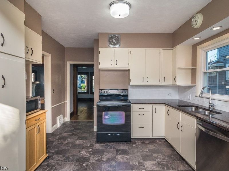 1252 Summit Avenue , Lakewood, OH 44107 Photo 5