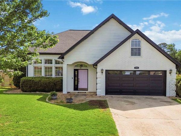 203 NW Freestone , Bentonville, AR 72712