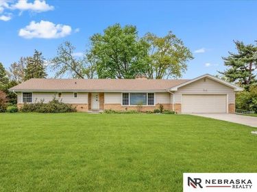 1006 Palamino Road , Omaha, NE 68154