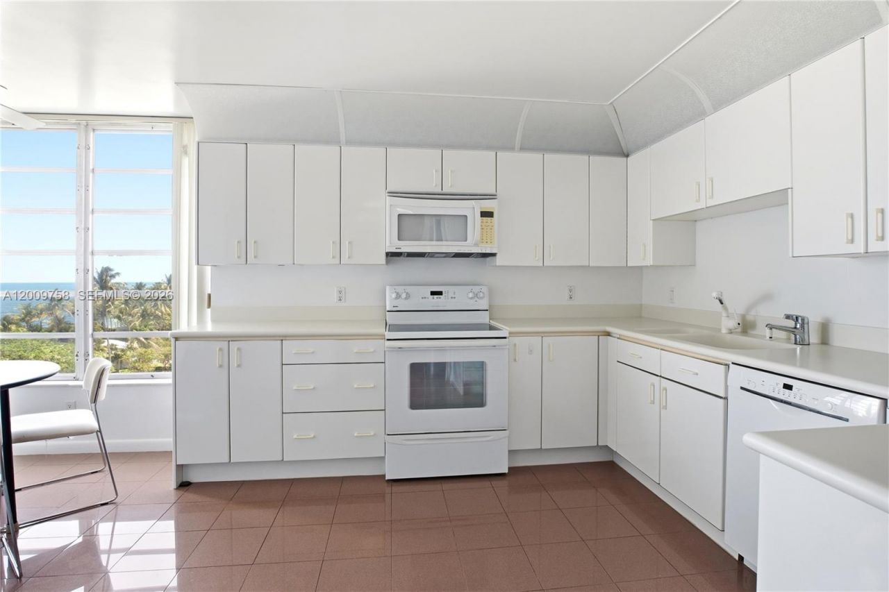 605 Ocean Dr , Unit 7L, Key Biscayne, FL 33149 Photo