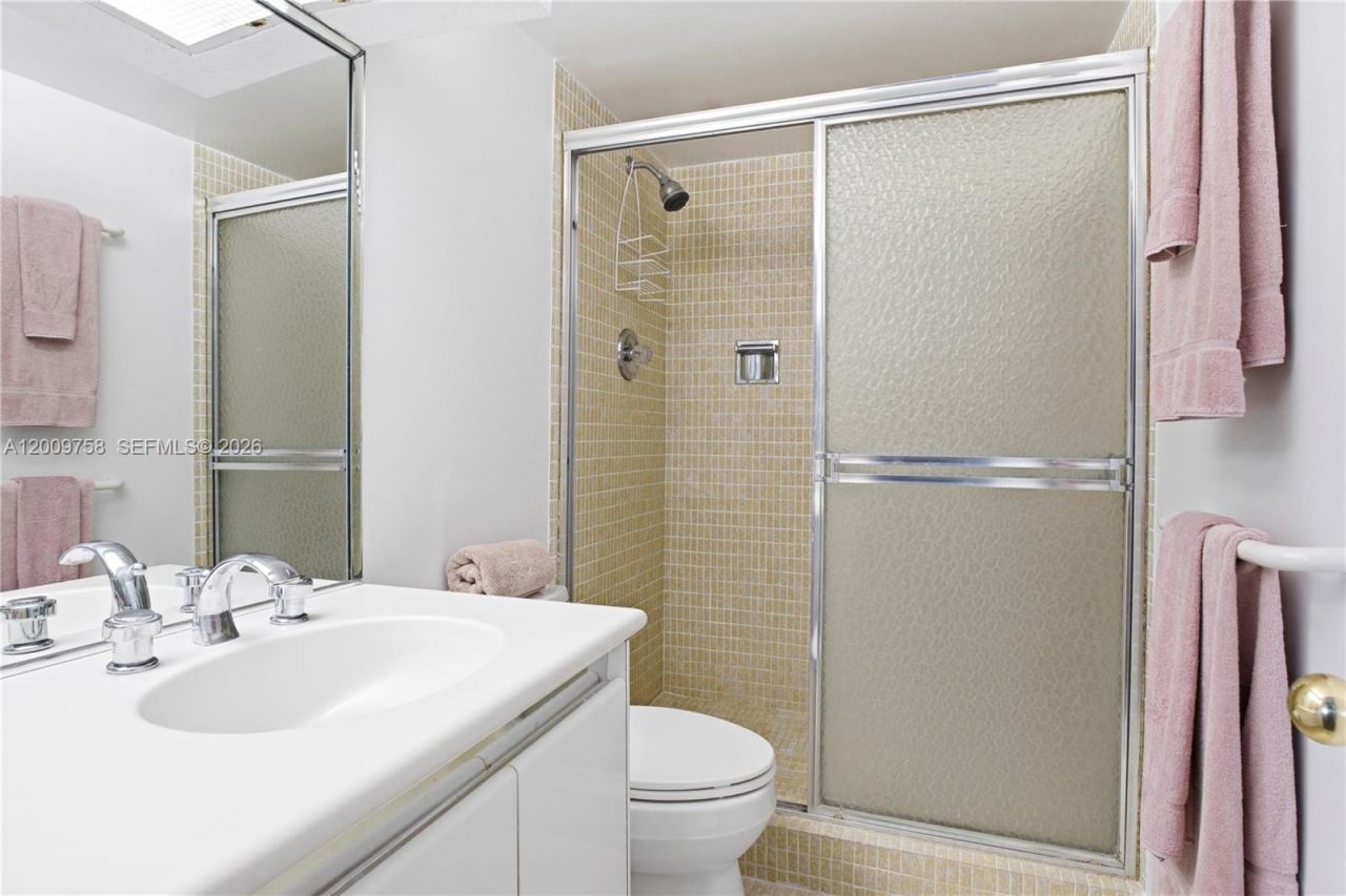605 Ocean Dr , Unit 7L, Key Biscayne, FL 33149 Photo