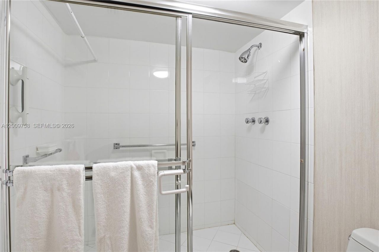 605 Ocean Dr , Unit 7L, Key Biscayne, FL 33149 Photo