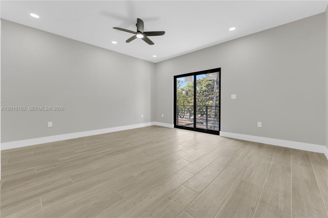 1818 NW 49 St, Miami, FL 33142 Photo