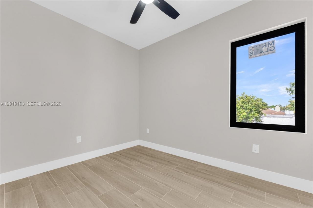 1818 NW 49 St, Miami, FL 33142 Photo