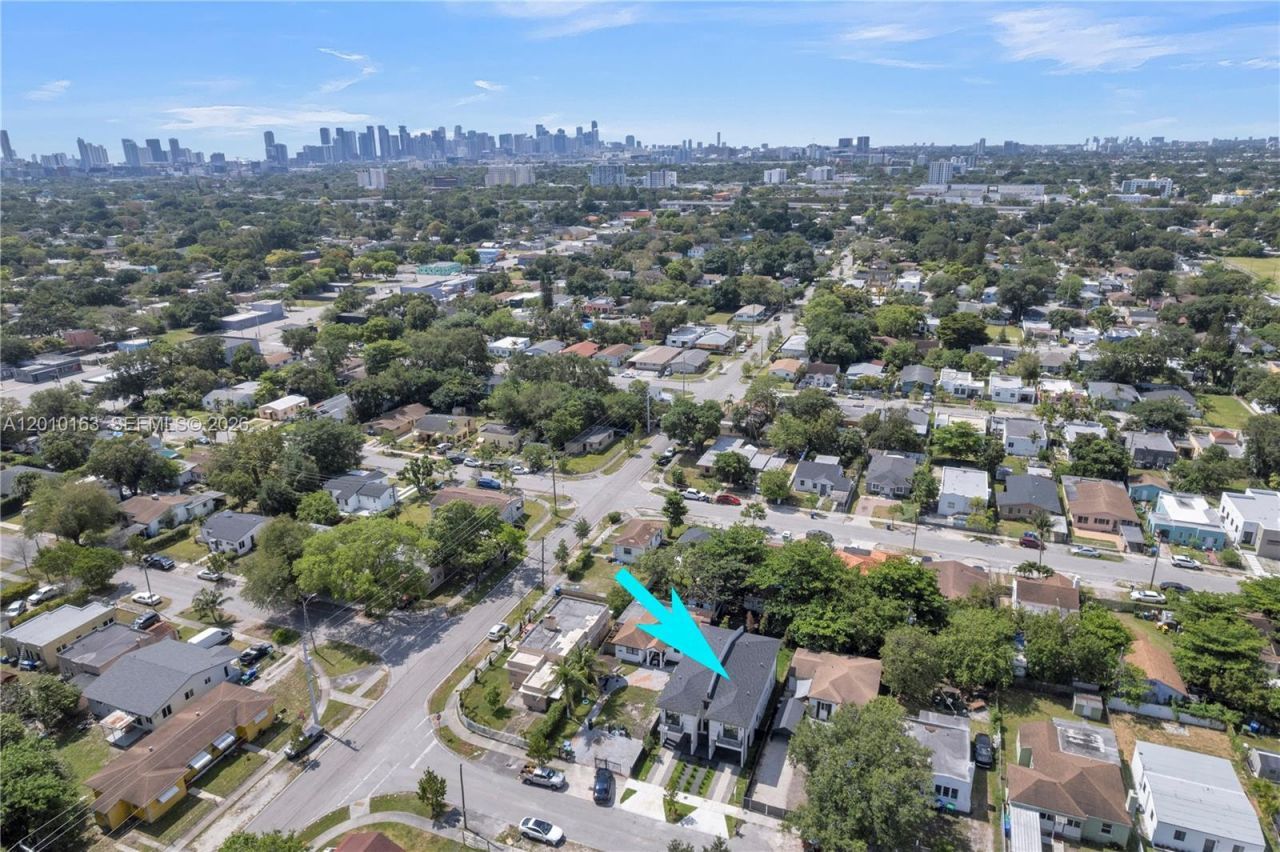 1818 NW 49 St, Miami, FL 33142 Photo