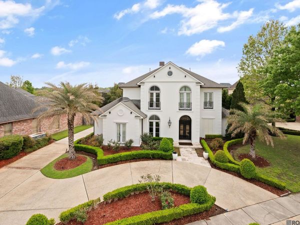 18642 Santa Maria Dr, Baton Rouge, LA 70809