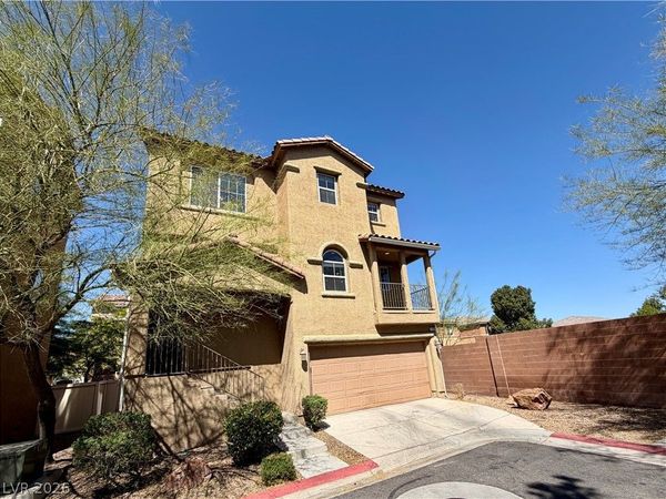 1232 Little Boy Blue Avenue , Las Vegas, NV 89183