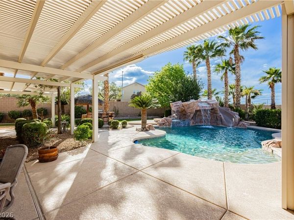 8932 Mannix Court, Las Vegas, NV 89143