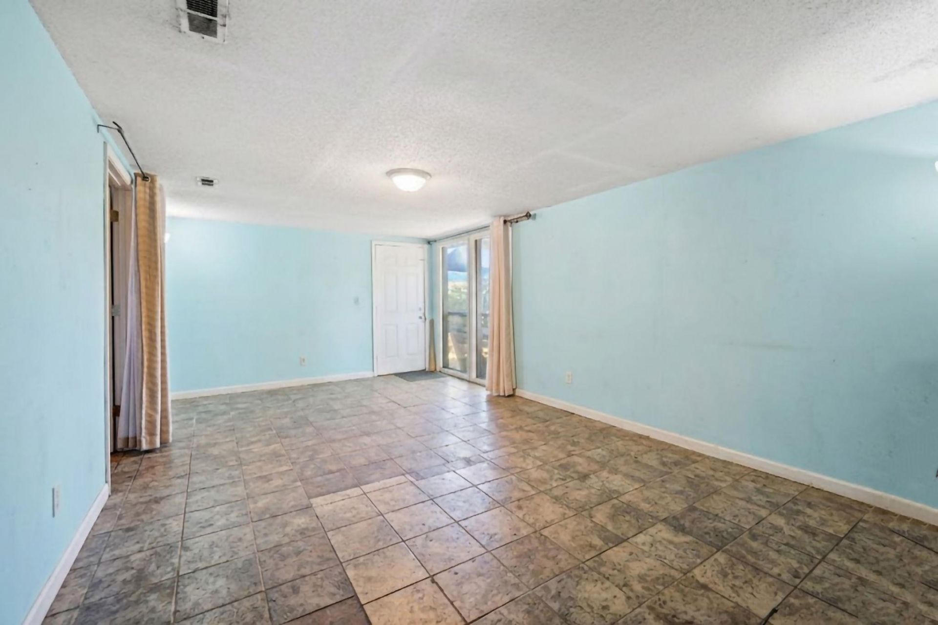 879 Pinner Pl. Photo 19