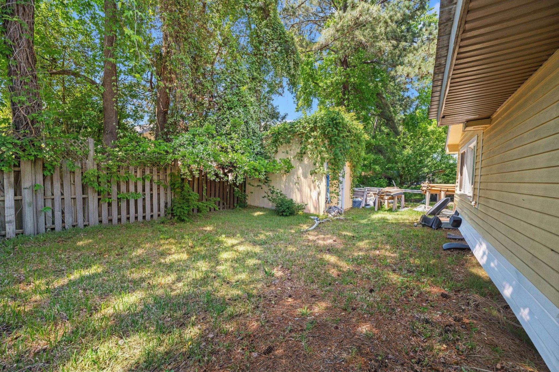 879 Pinner Pl. Photo 28