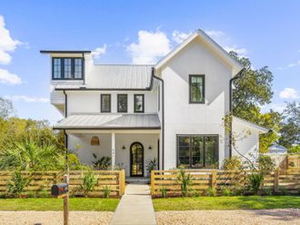 641 Palmetto Street Mount Pleasant, SC 29464