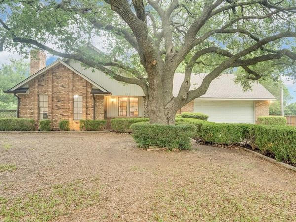 730 Squire Place , Red Oak, TX 75154