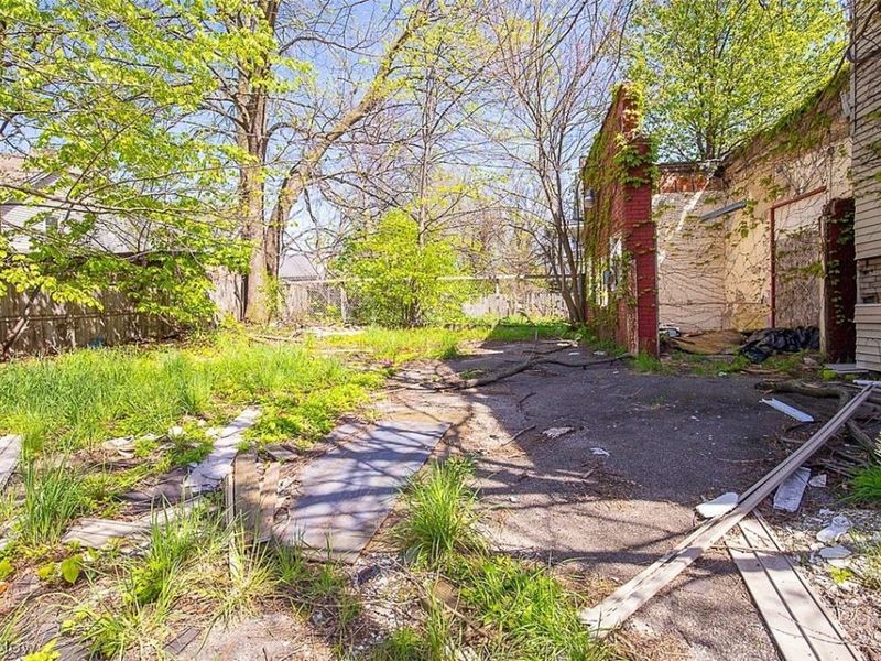 1054 E 71st Street, Cleveland, OH 44103 Photo 4