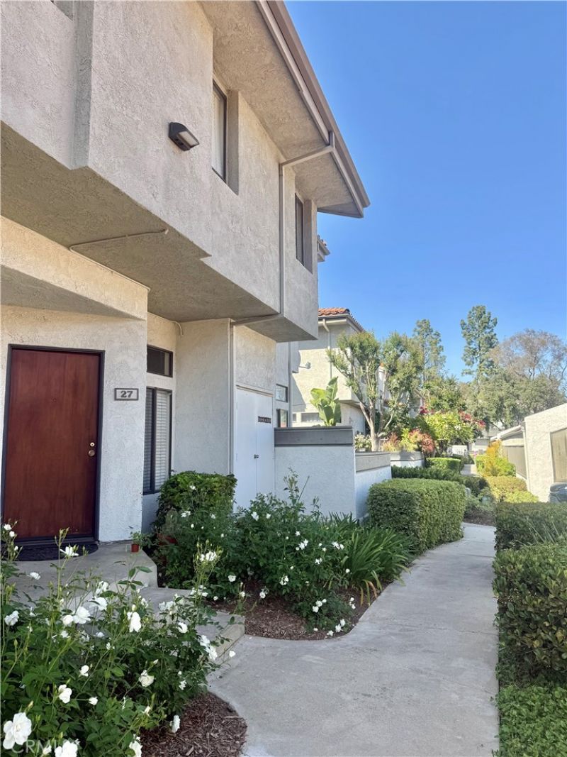 27 Willowcrest Lane, Phillips Ranch, CA 91766 Main Photo