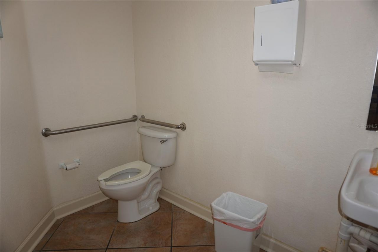 2910 W Waters Avenue , Tampa, FL 33614 Photo