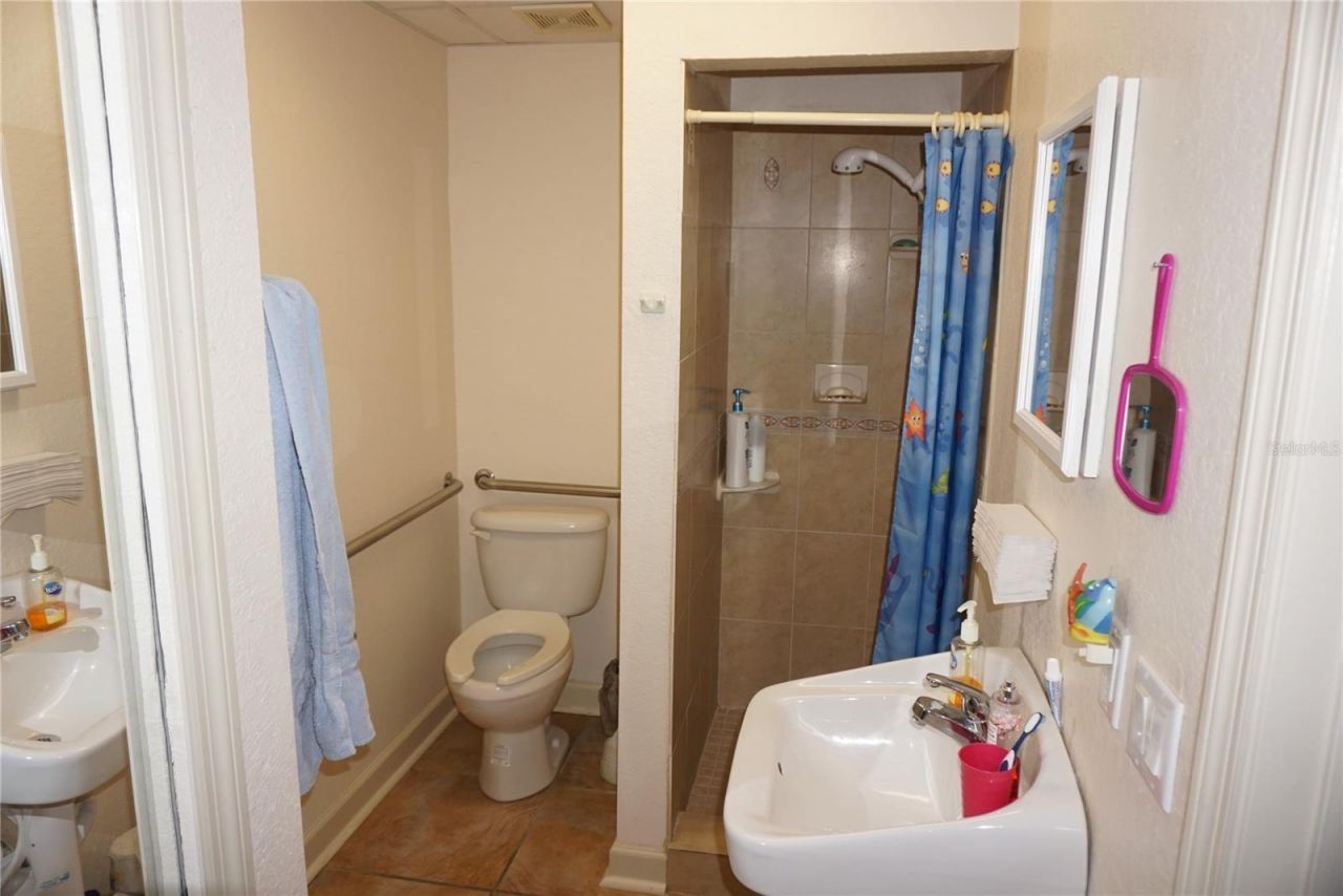 2910 W Waters Avenue , Tampa, FL 33614 Photo