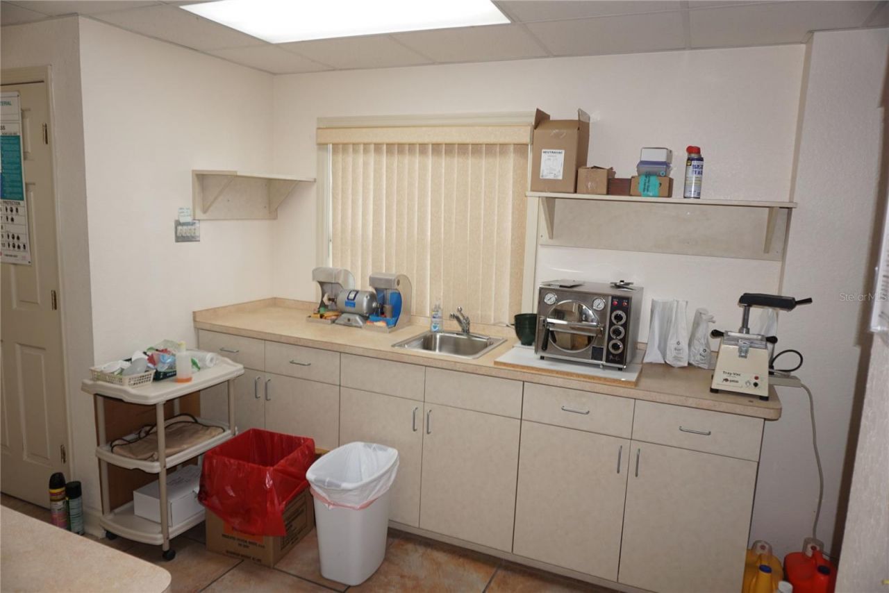 2910 W Waters Avenue , Tampa, FL 33614 Photo