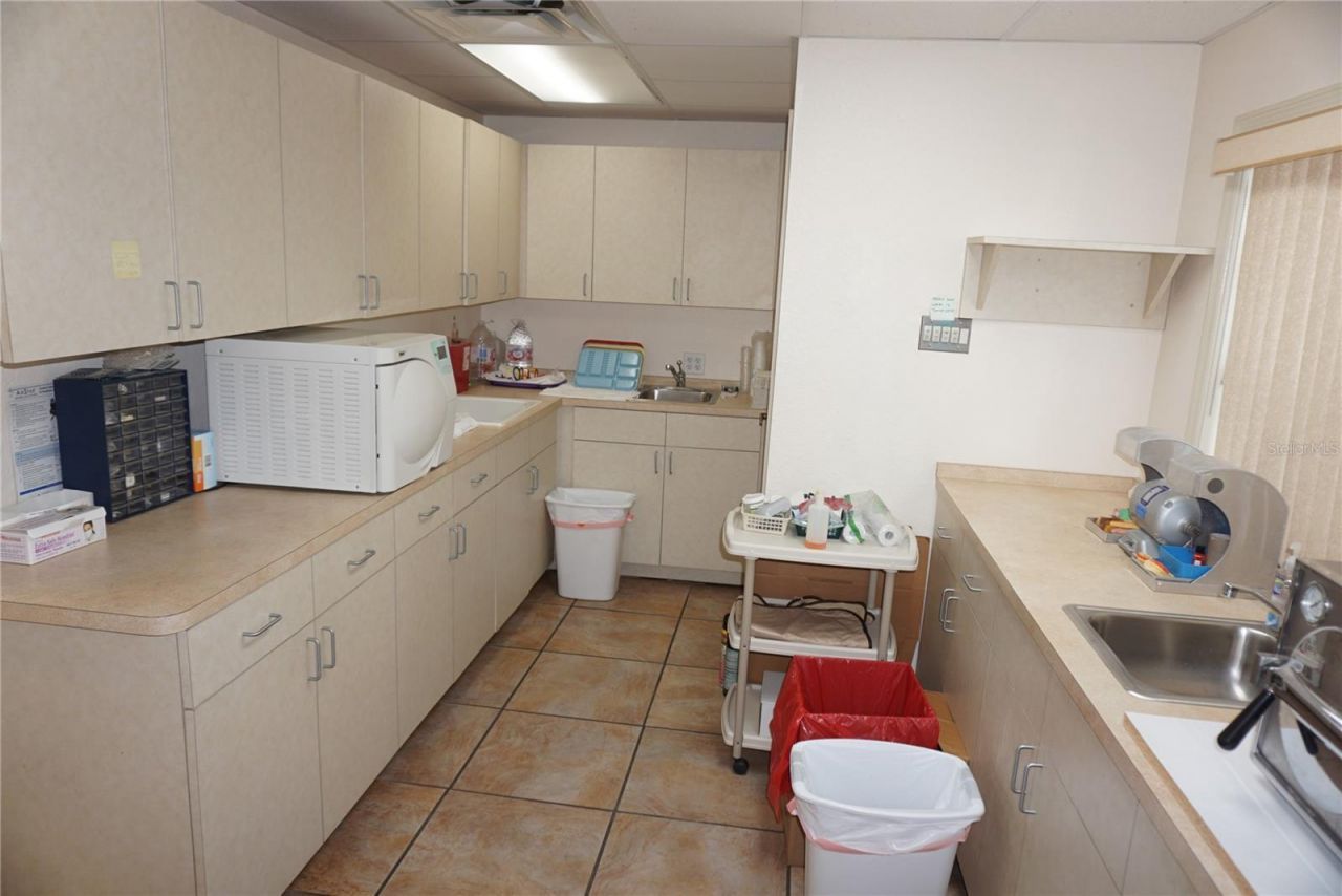 2910 W Waters Avenue , Tampa, FL 33614 Photo
