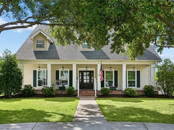 30 PECAN GROVE Lane, Meraux, LA 70075