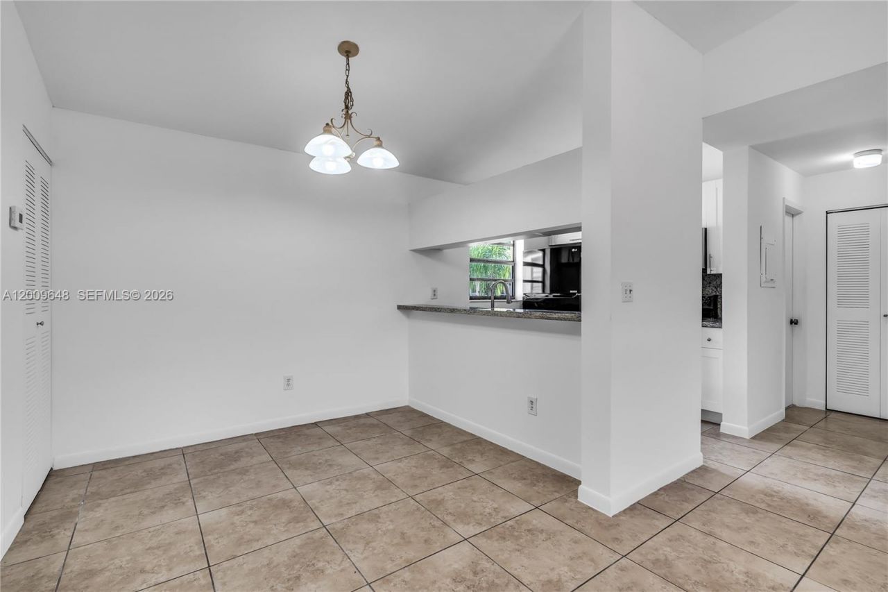 18206 Mediterranean Blvd , Unit 5-21, Hialeah, FL 33015 Photo